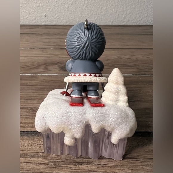 Hallmark NEW 2009 “Frosty Friends” Christmas Ornament 30th in the Series - Picture 6 of 10